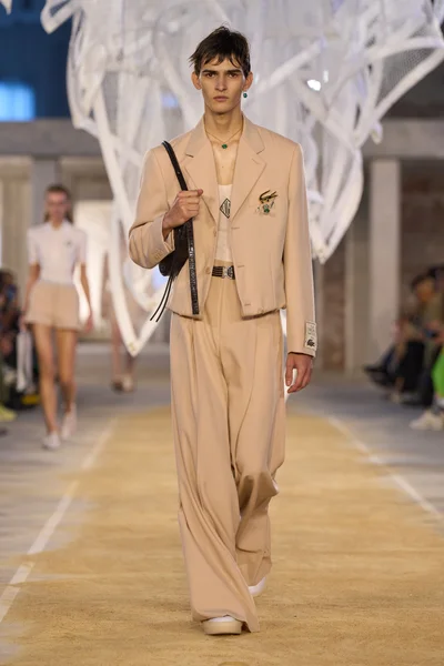 Look 2